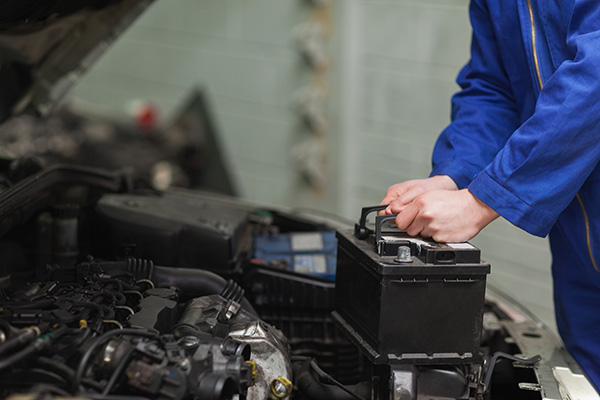 Why Do Weak Batteries Fail as Soon as Saskatchewan Temperatures Drop? | Glenwood Auto Service